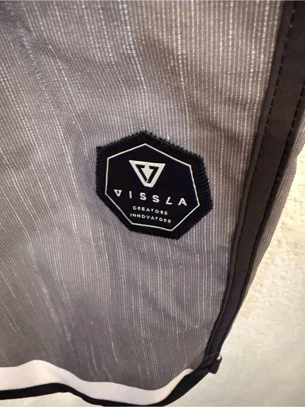 Vissla Mens 30 Board Shorts Gray Stripe 4 Way Stretch Surf Swim Trunks
